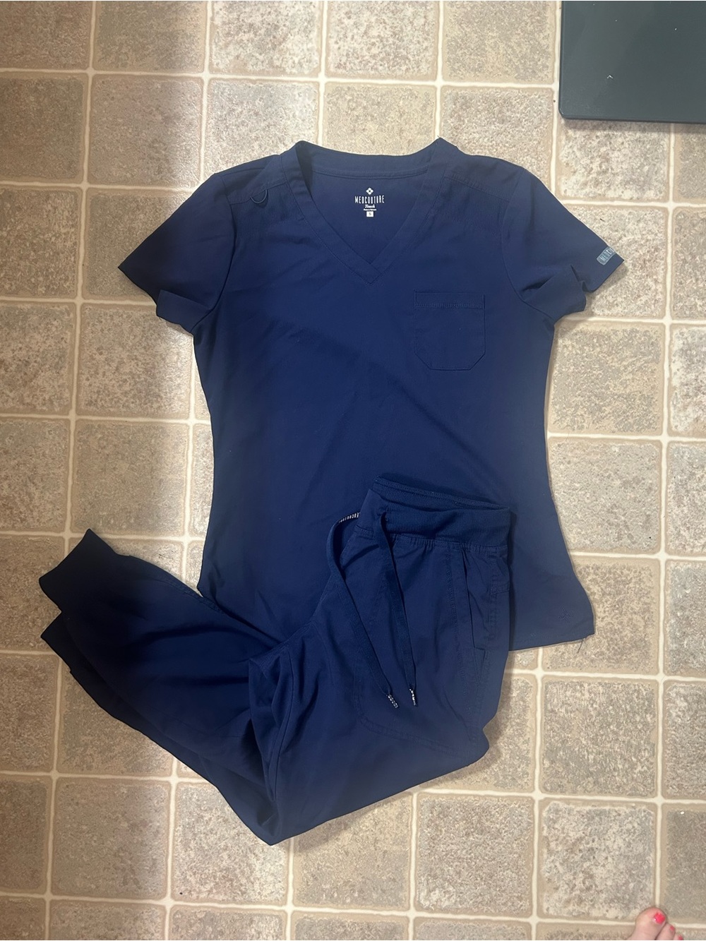 Med Couture Navy V-Neck Scrub Top & Jogger Set